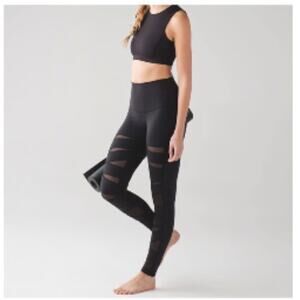 Lululemon wonder under pant Rise tech mash Size 4